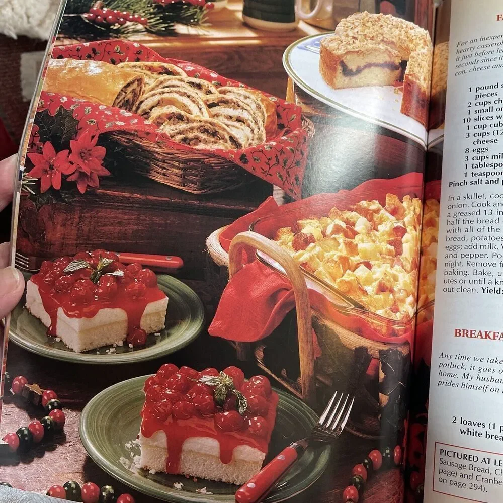 1997 Taste of Home Annual Recipes by Taste of Home Editorial Staff (1997,...